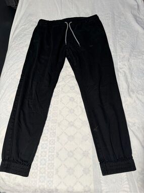 Volcom Men's Jogger Pants Black
Size S Elastic Waist.